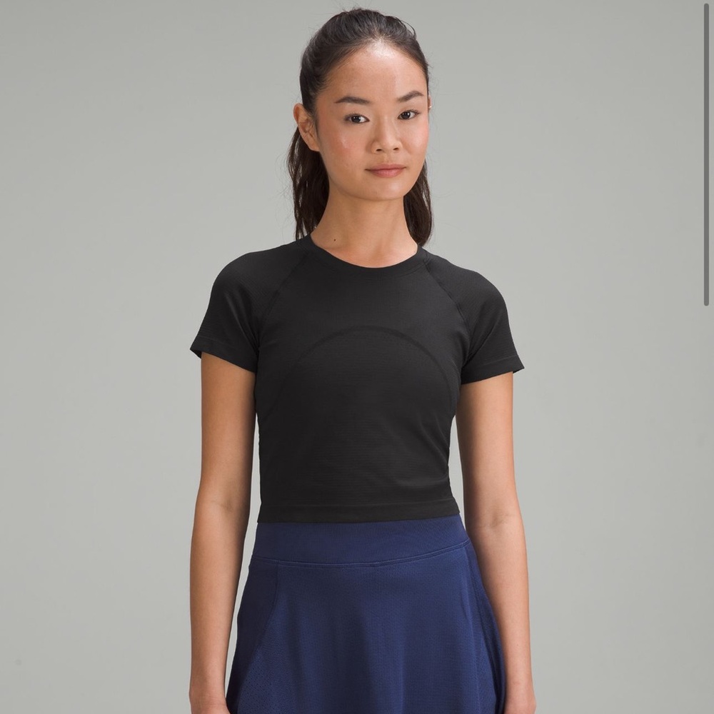 Swiftly Tech Cropped Short-Sleeve Shirt 2.0 - Black